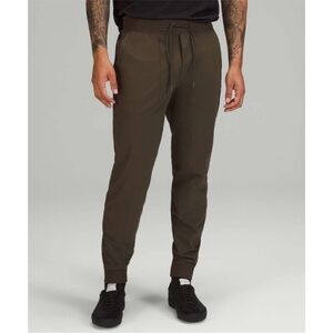 Lululemon Men's ABC Jogger Dark Olive Green Size Medium Warpstreme